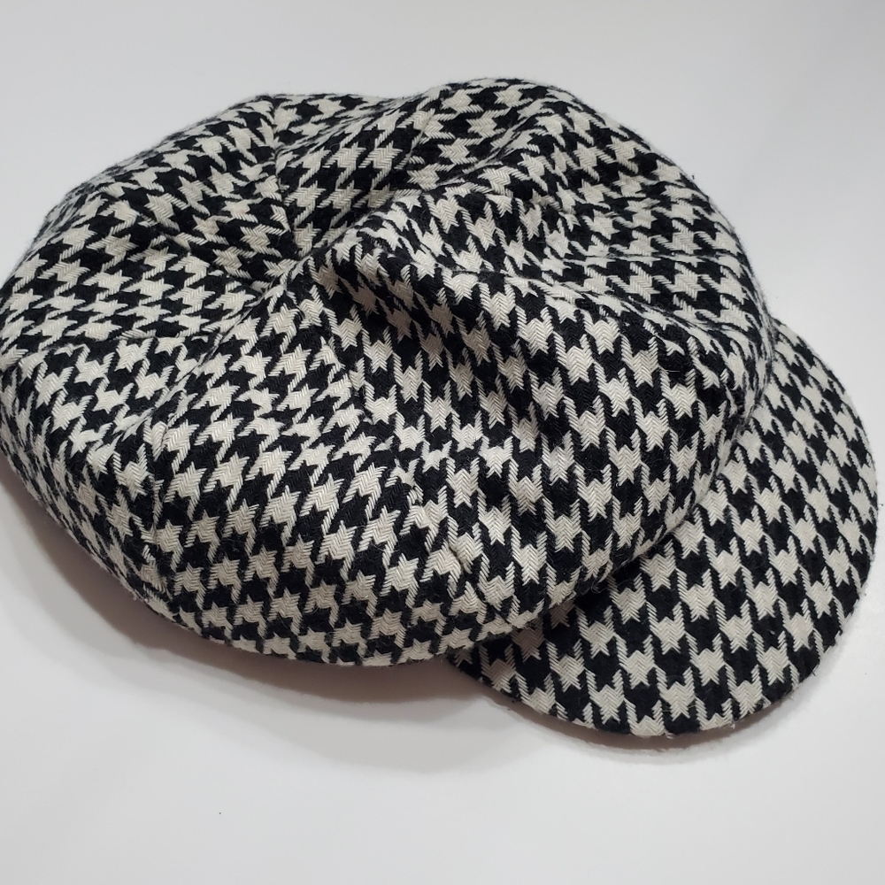 Black and white houndstooth newsboy cap fashion brim hat one size